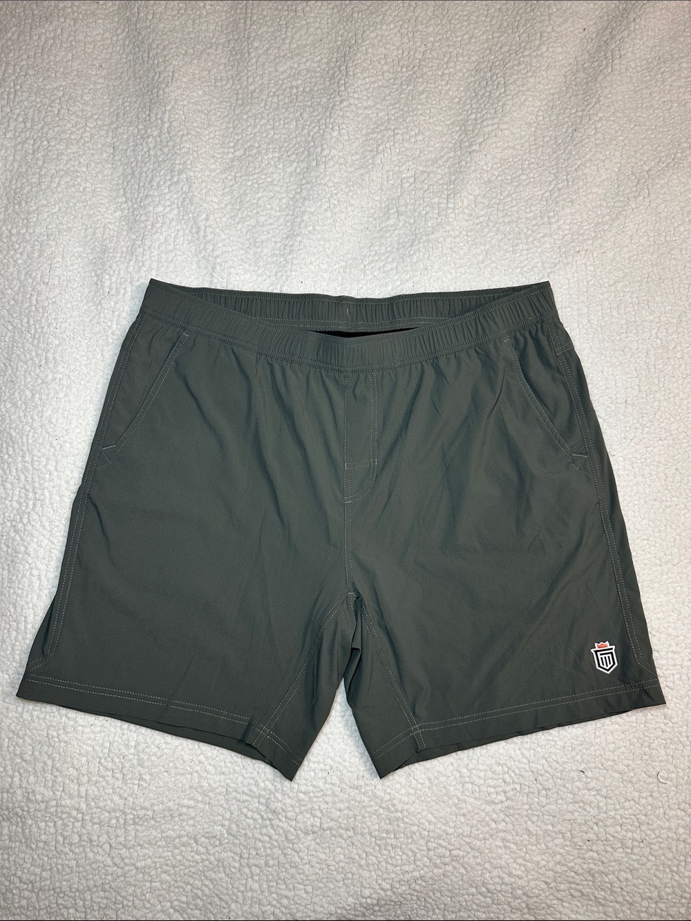 Greatness Wins Men’s Core Tech Training Shorts XXL olive green